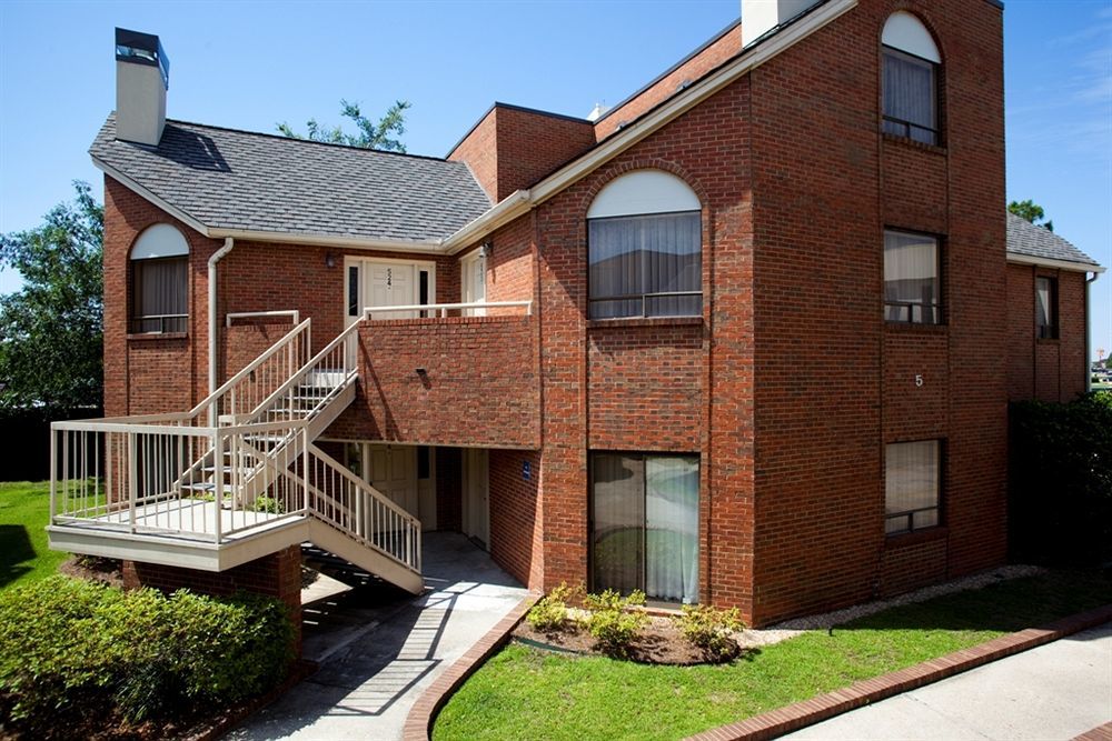 Cloverleaf Suites Baton Rouge Bagian luar foto