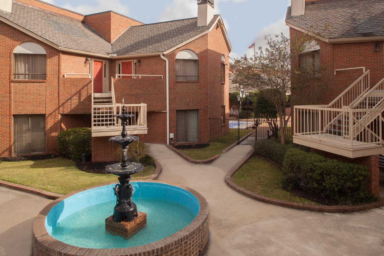 Cloverleaf Suites Baton Rouge Bagian luar foto