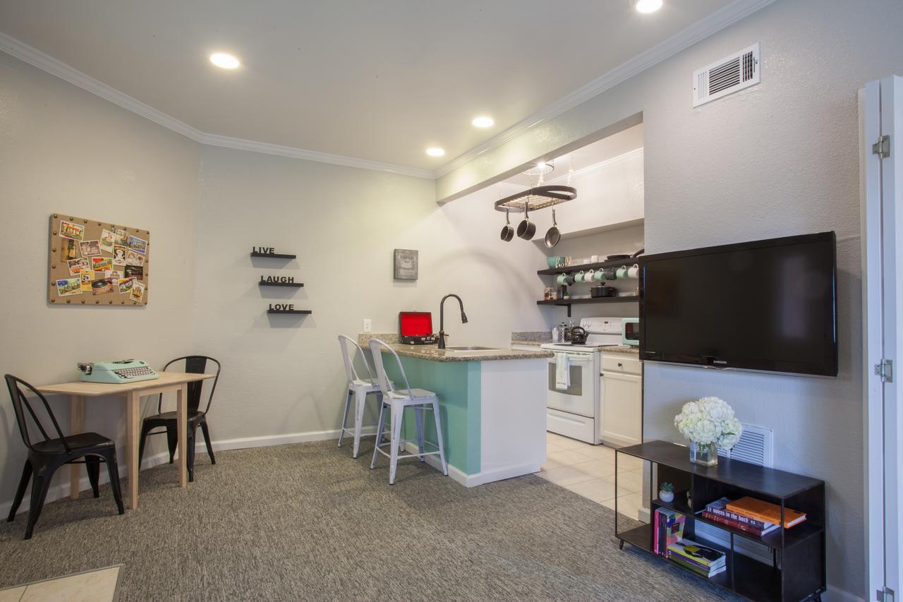 Cloverleaf Suites Baton Rouge Bagian luar foto