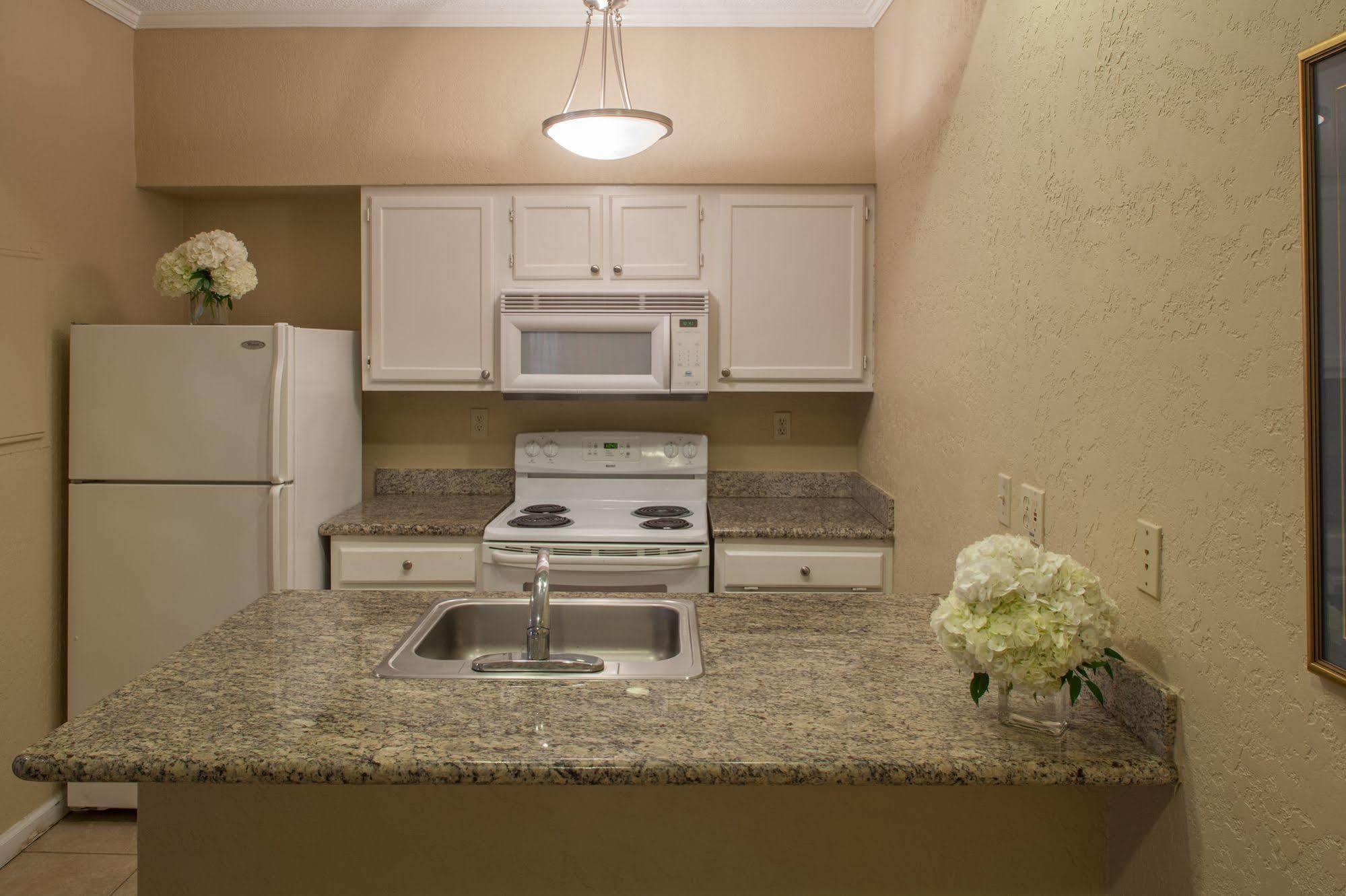 Cloverleaf Suites Baton Rouge Bagian luar foto