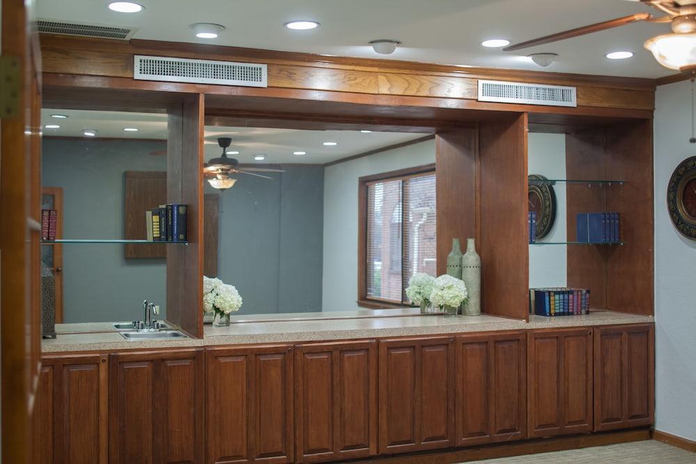 Cloverleaf Suites Baton Rouge Bagian luar foto