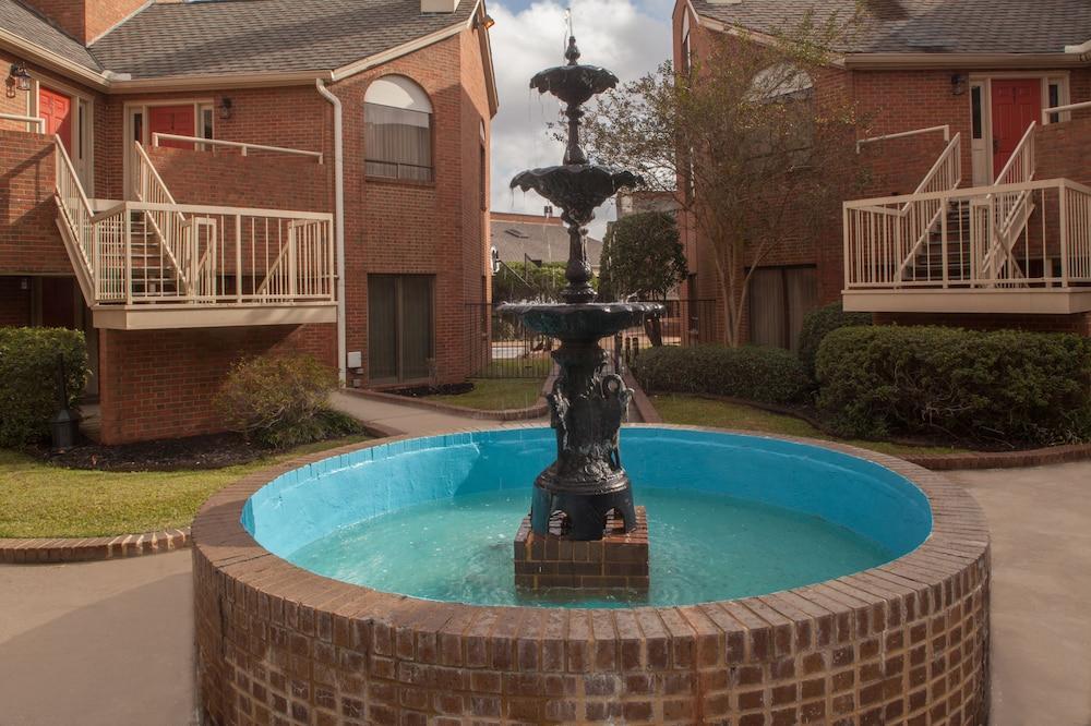Cloverleaf Suites Baton Rouge Bagian luar foto